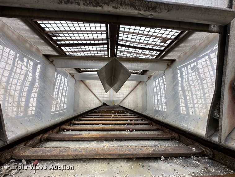 image for item DR5073 2000 Isuzu NPR  truck cab and chassis