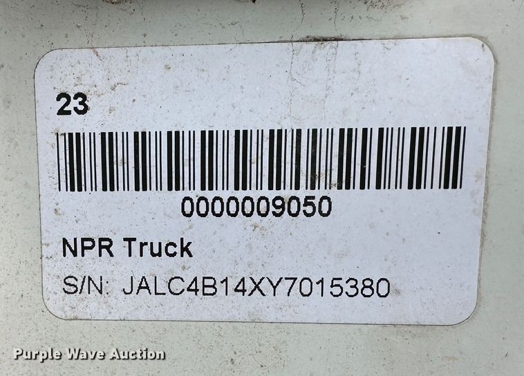 image for item DR5073 2000 Isuzu NPR  truck cab and chassis