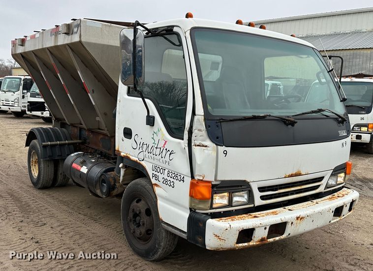 image for item DR5074 1999 Isuzu NPR  truck cab and chassis