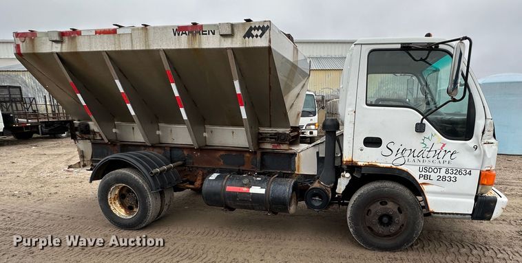 image for item DR5074 1999 Isuzu NPR  truck cab and chassis