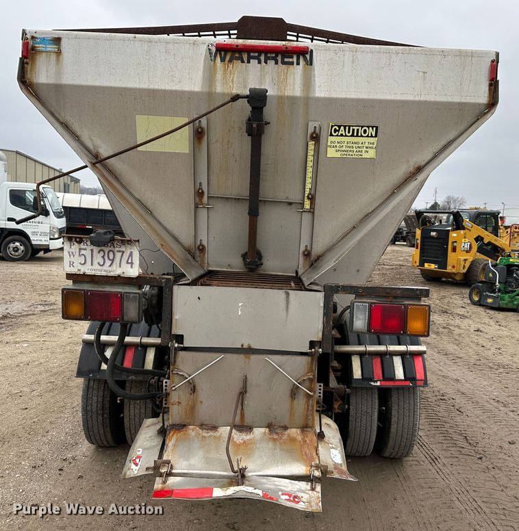 image for item DR5074 1999 Isuzu NPR  truck cab and chassis