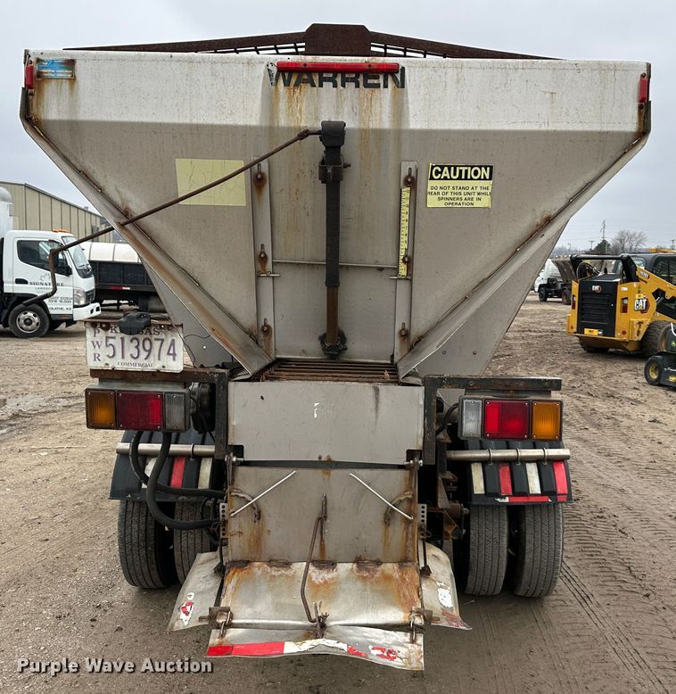 image for item DR5074 1999 Isuzu NPR  truck cab and chassis