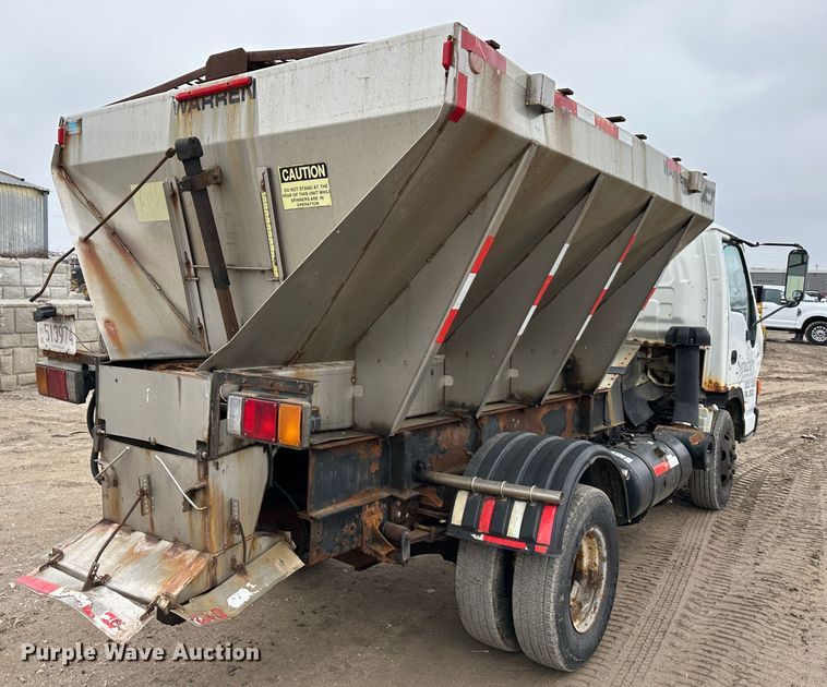 image for item DR5074 1999 Isuzu NPR  truck cab and chassis