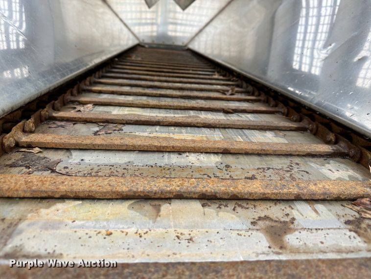 image for item DR5074 1999 Isuzu NPR  truck cab and chassis