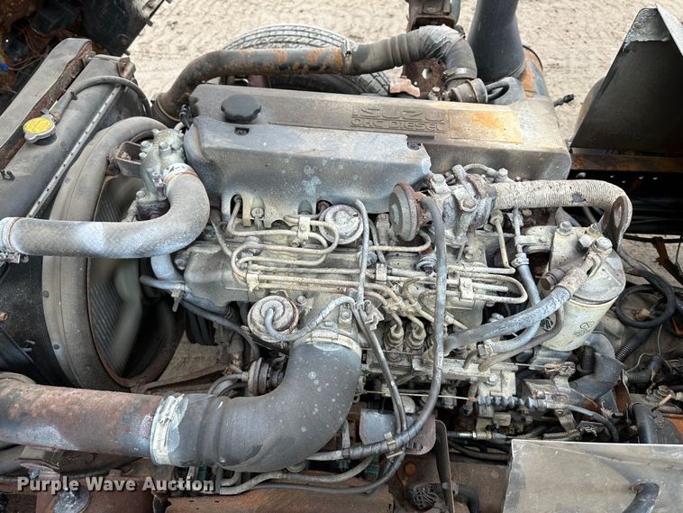 image for item DR5074 1999 Isuzu NPR  truck cab and chassis