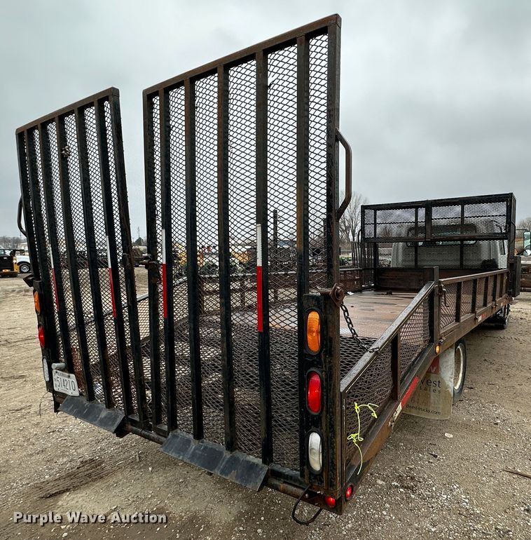 image for item DR5075 2007 Isuzu NPR  flatbed truck