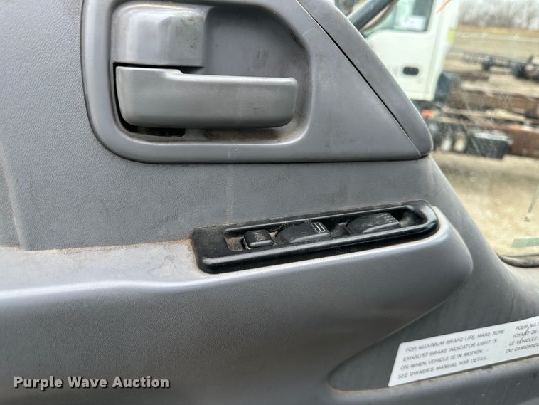 image for item DR5075 2007 Isuzu NPR  flatbed truck