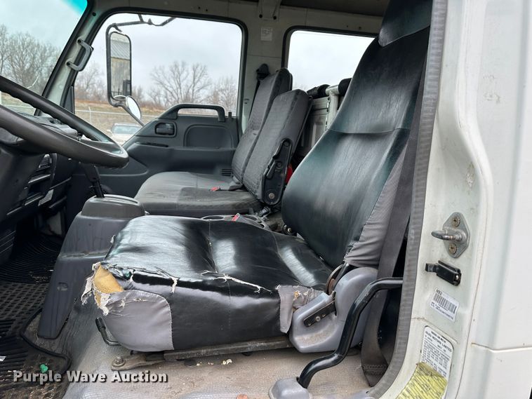 image for item DR5075 2007 Isuzu NPR  flatbed truck