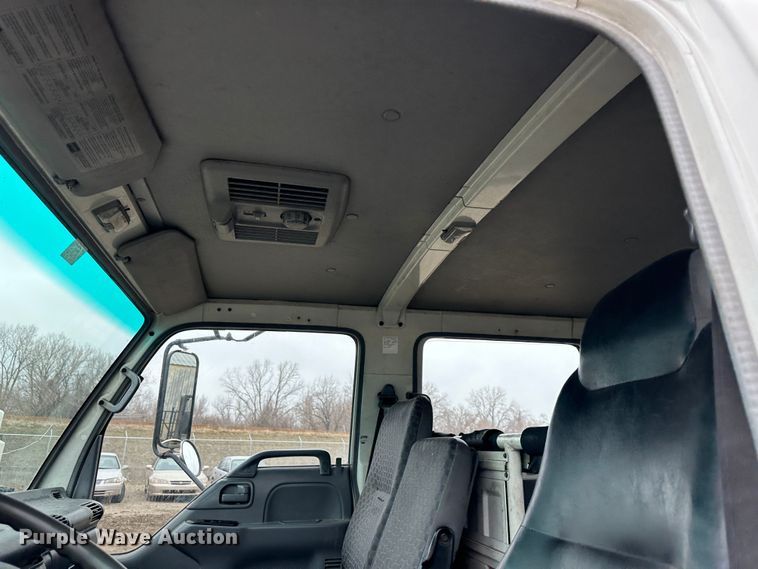 image for item DR5075 2007 Isuzu NPR  flatbed truck