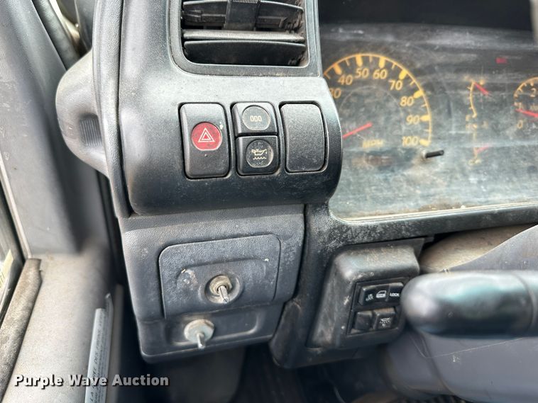 image for item DR5075 2007 Isuzu NPR  flatbed truck