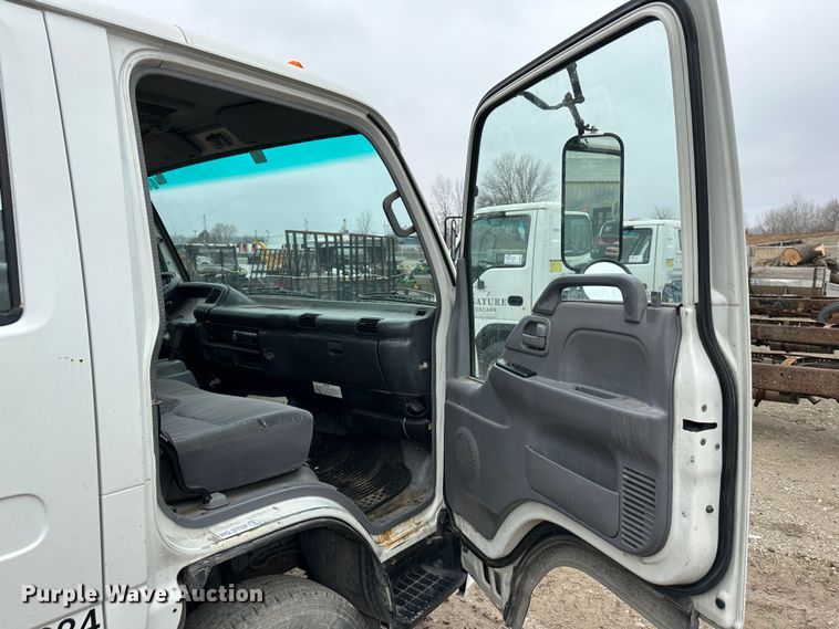 image for item DR5075 2007 Isuzu NPR  flatbed truck