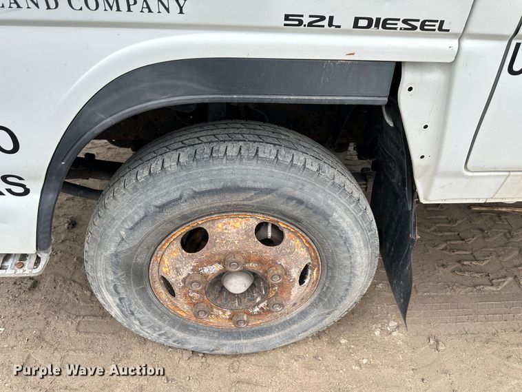 image for item DR5075 2007 Isuzu NPR  flatbed truck