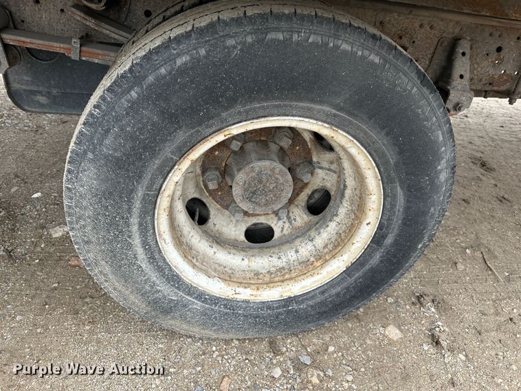 image for item DR5075 2007 Isuzu NPR  flatbed truck