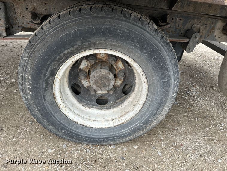 image for item DR5075 2007 Isuzu NPR  flatbed truck