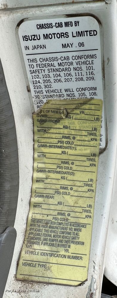 image for item DR5075 2007 Isuzu NPR  flatbed truck