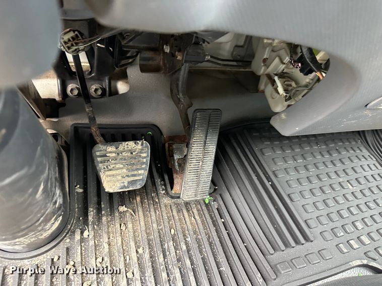 image for item DR5076 2012 Isuzu NPR  flatbed truck