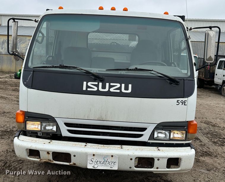 image for item DR5077 2005 Isuzu NPR  flatbed truck