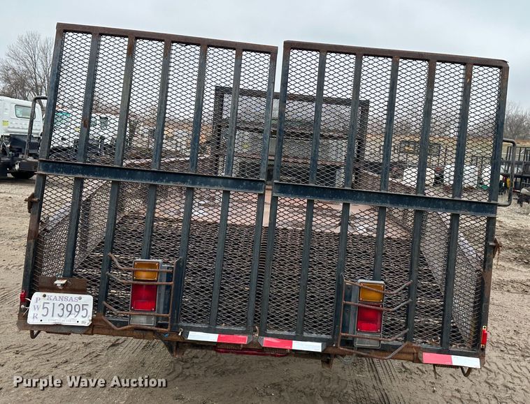 image for item DR5077 2005 Isuzu NPR  flatbed truck