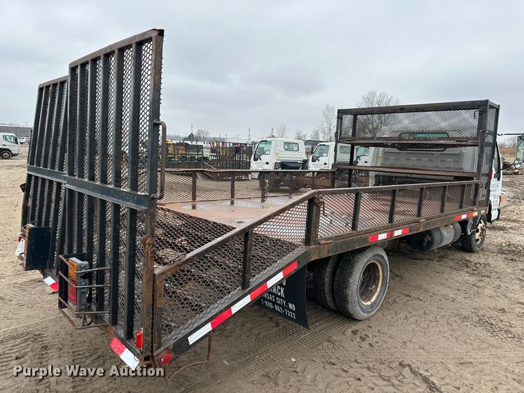 image for item DR5077 2005 Isuzu NPR  flatbed truck