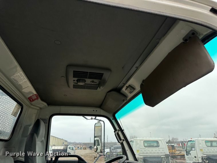 image for item DR5077 2005 Isuzu NPR  flatbed truck