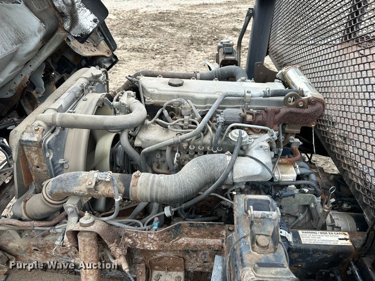 image for item DR5077 2005 Isuzu NPR  flatbed truck