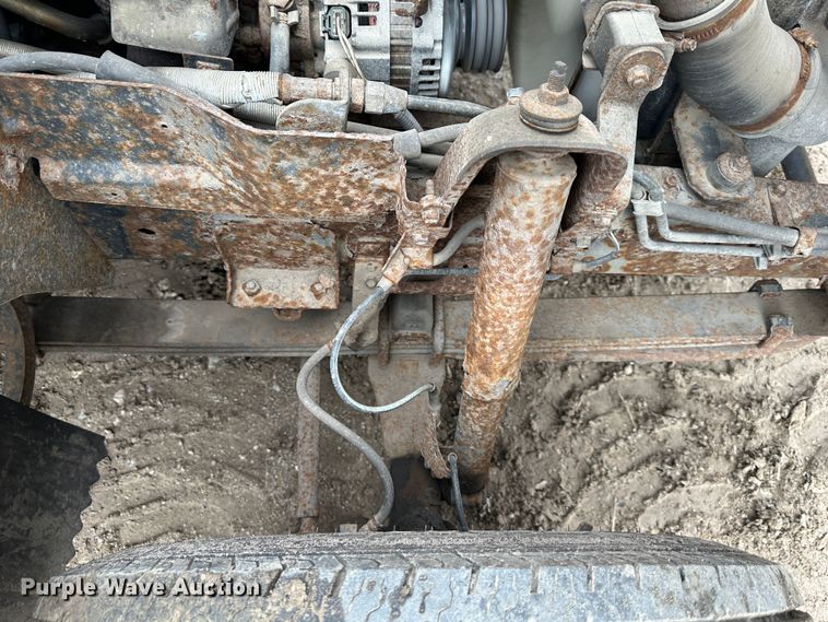 image for item DR5077 2005 Isuzu NPR  flatbed truck