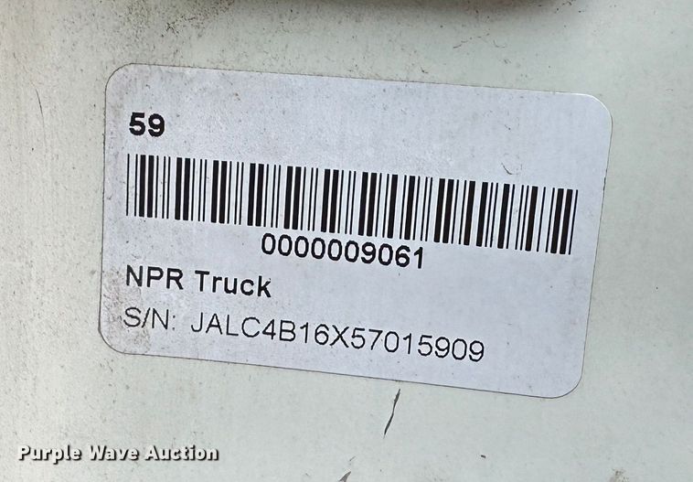 image for item DR5077 2005 Isuzu NPR  flatbed truck