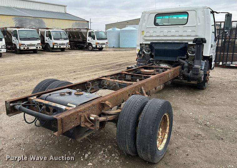 image for item DR5078 2007 Isuzu NPR  truck cab and chassis