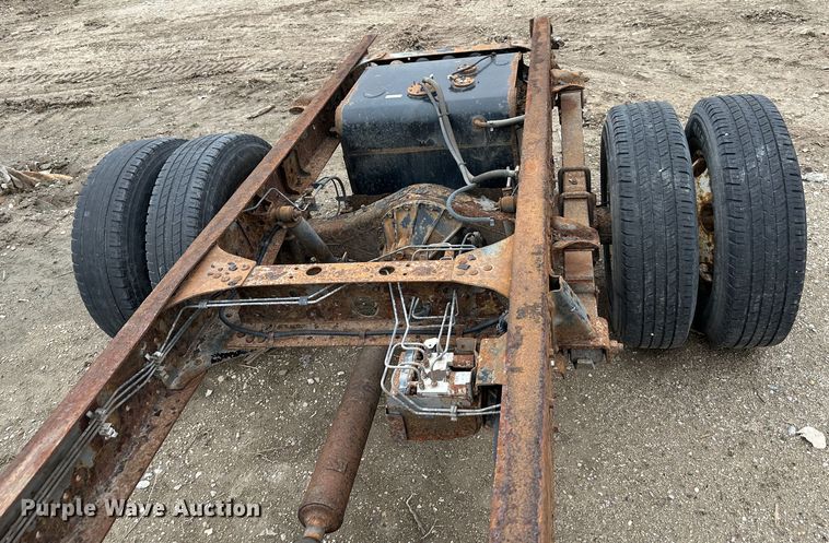 image for item DR5078 2007 Isuzu NPR  truck cab and chassis