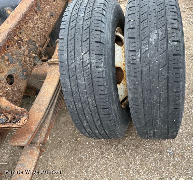 image for item DR5078 2007 Isuzu NPR  truck cab and chassis