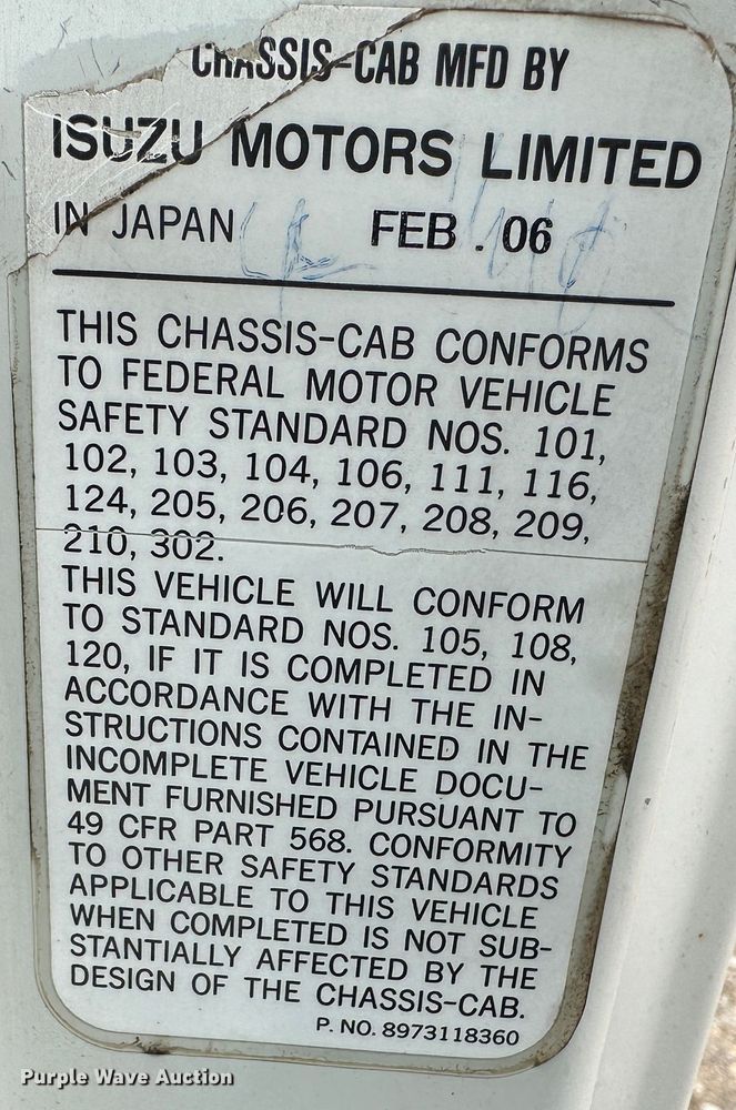 image for item DR5078 2007 Isuzu NPR  truck cab and chassis