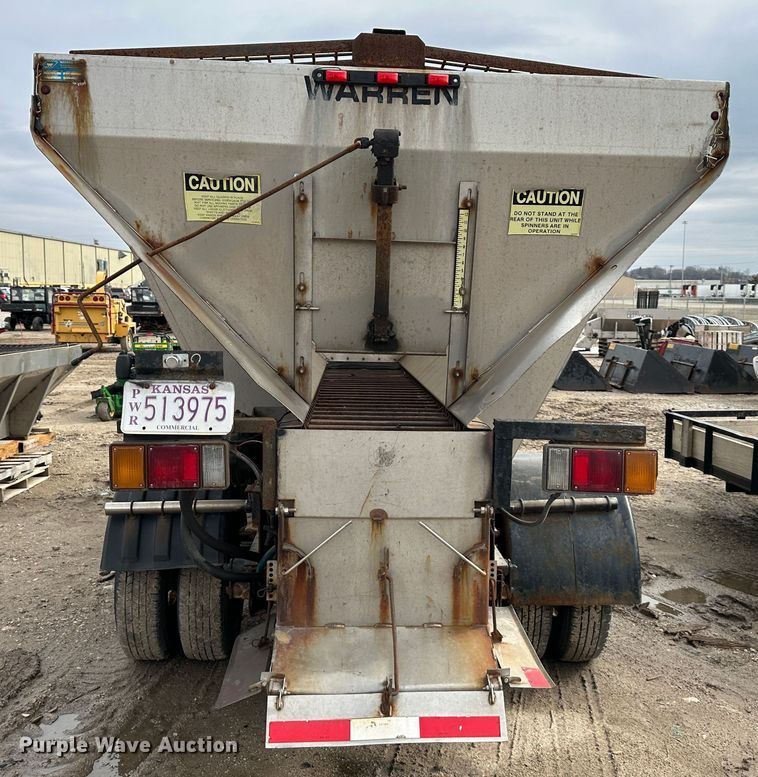 image for item DR5082 1999 Isuzu NPR  truck cab and chassis