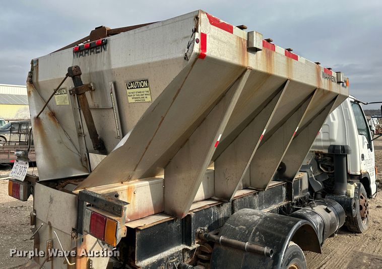 image for item DR5082 1999 Isuzu NPR  truck cab and chassis