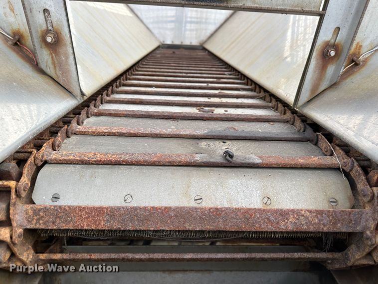 image for item DR5082 1999 Isuzu NPR  truck cab and chassis