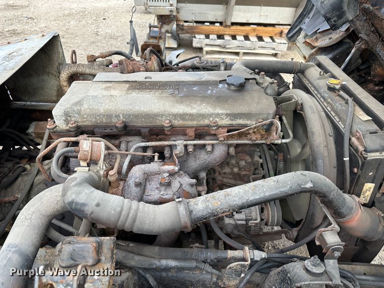 image for item DR5082 1999 Isuzu NPR  truck cab and chassis