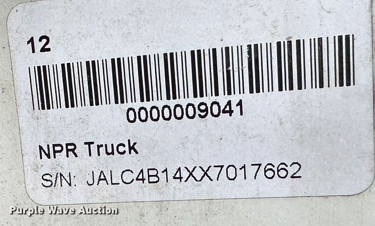 image for item DR5082 1999 Isuzu NPR  truck cab and chassis