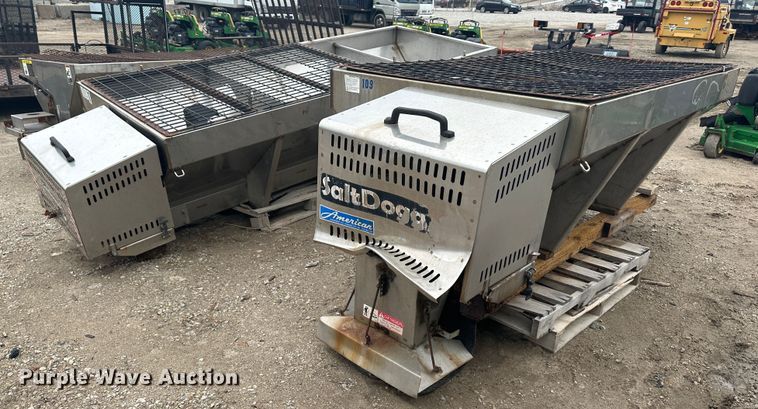 image for item DR5083 (3) salt spreaders