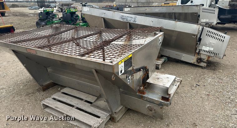 image for item DR5083 (3) salt spreaders