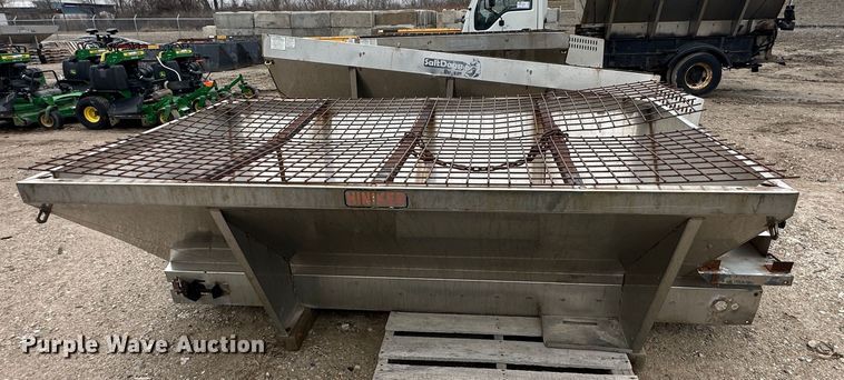 image for item DR5083 (3) salt spreaders