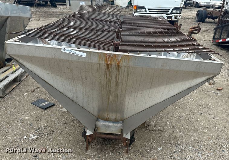 image for item DR5083 (3) salt spreaders