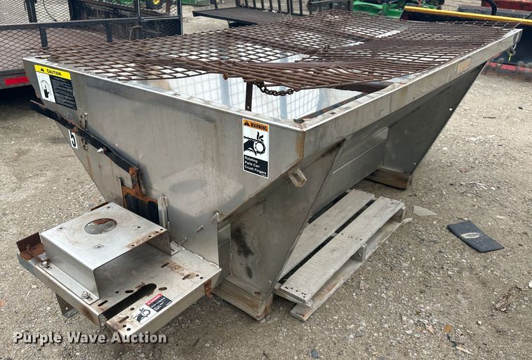 image for item DR5083 (3) salt spreaders