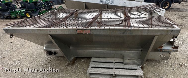 image for item DR5083 (3) salt spreaders