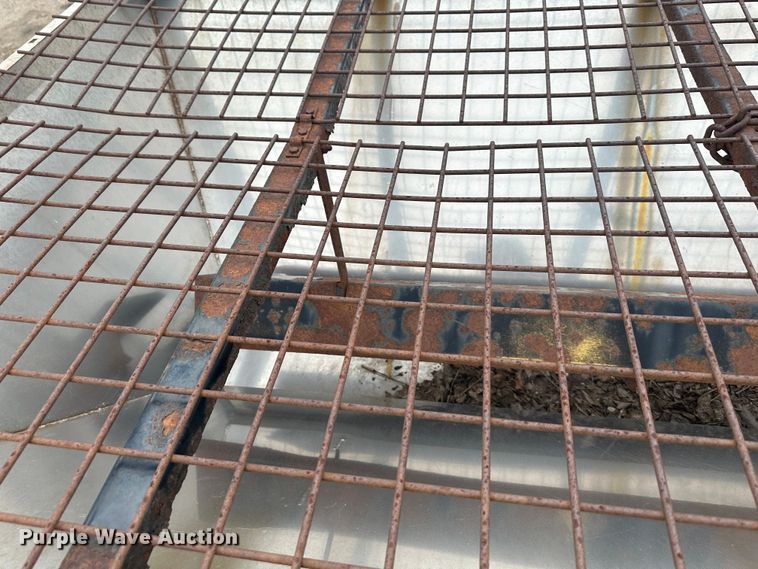 image for item DR5083 (3) salt spreaders