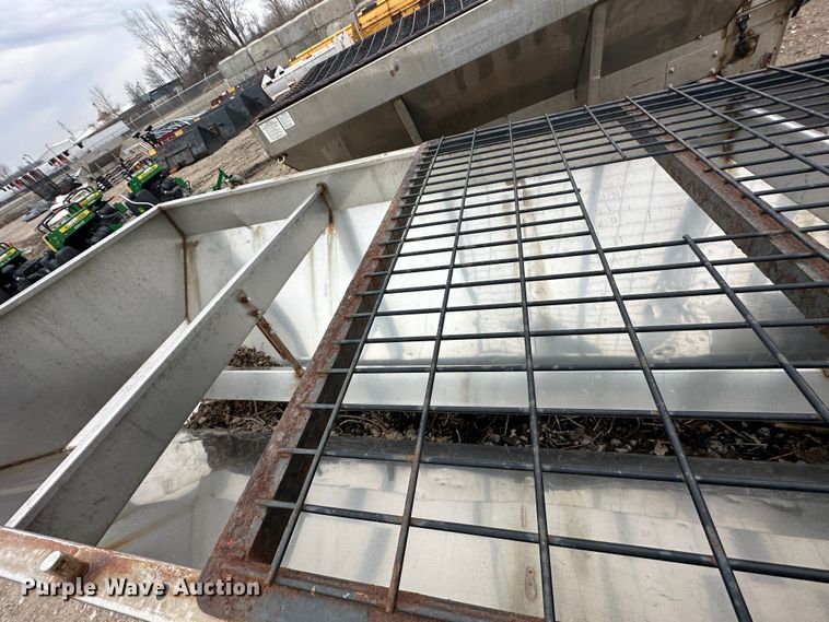 image for item DR5083 (3) salt spreaders