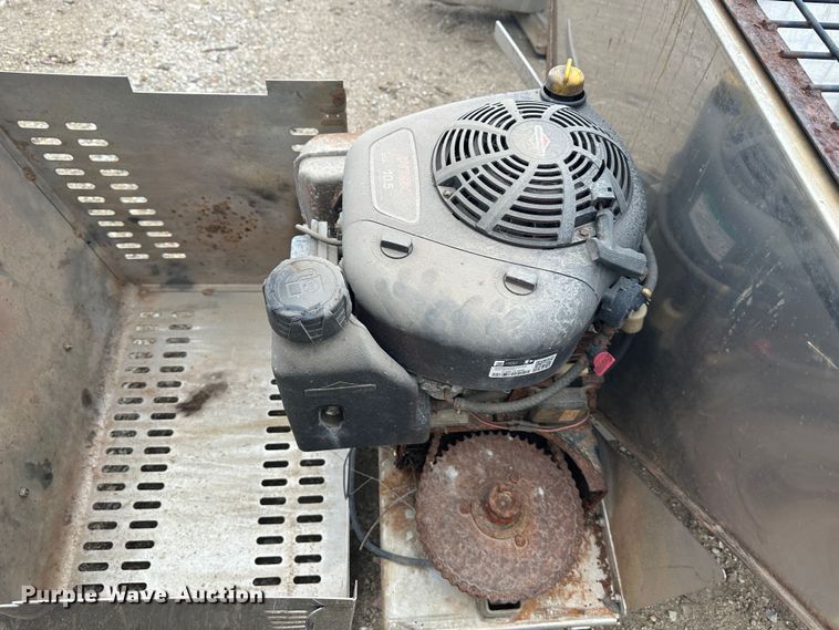 image for item DR5083 (3) salt spreaders