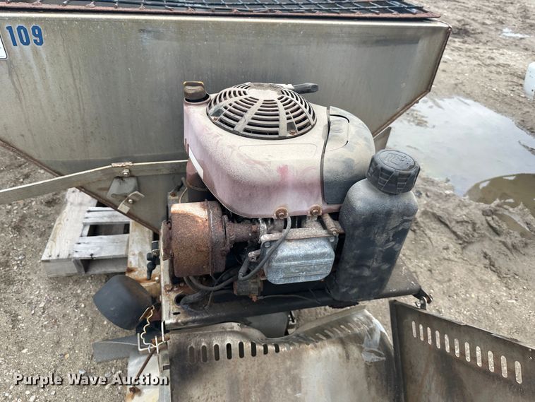 image for item DR5083 (3) salt spreaders