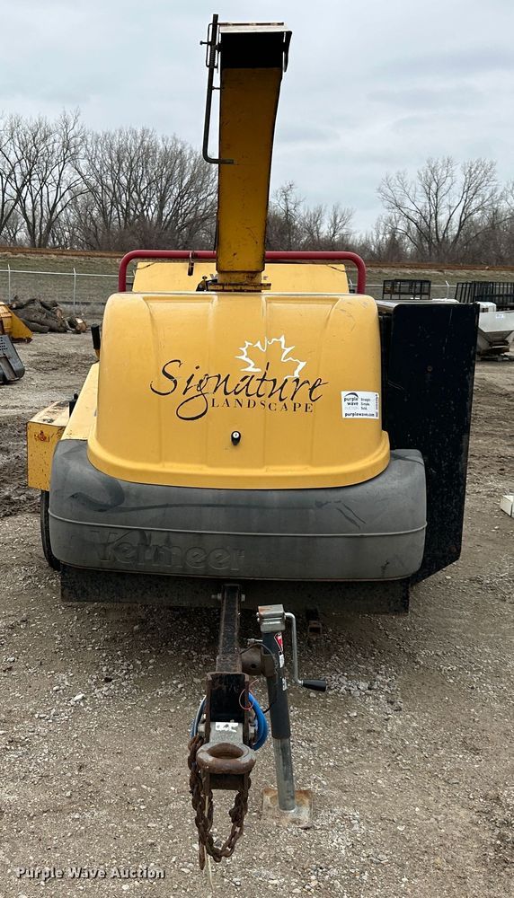 image for item DR5089 2002 Vermeer BC1400  wood chipper