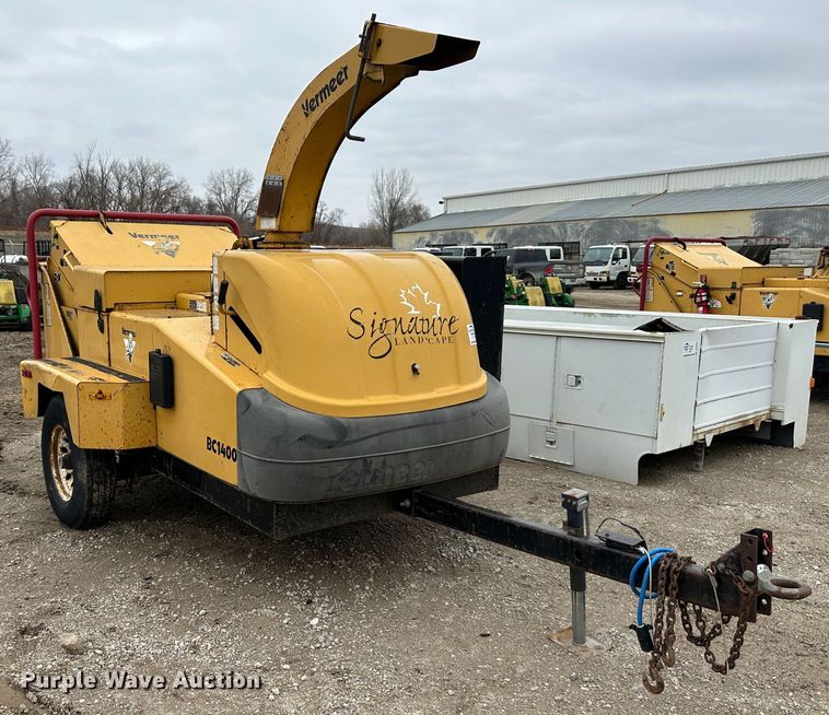 image for item DR5089 2002 Vermeer BC1400  wood chipper