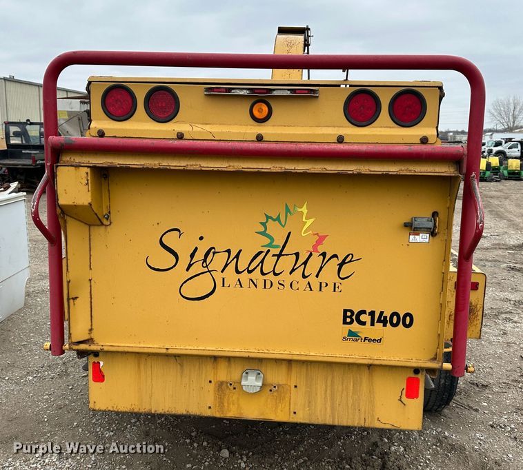 image for item DR5089 2002 Vermeer BC1400  wood chipper