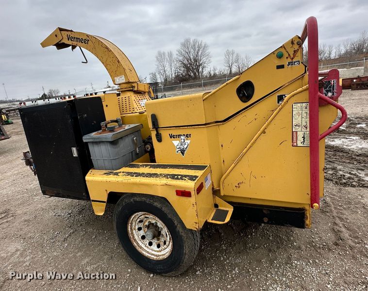 image for item DR5089 2002 Vermeer BC1400  wood chipper